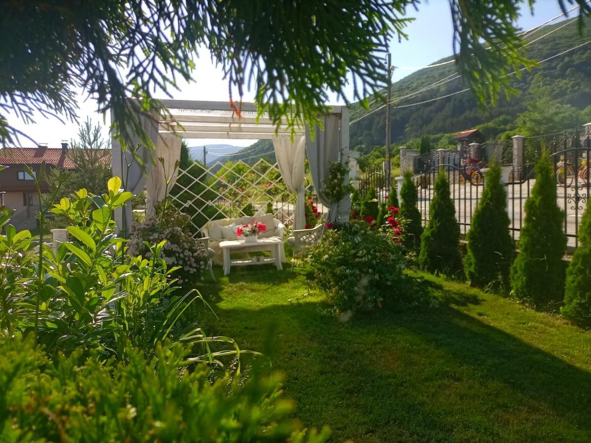Appartamento Белият Кът Sapareva Banya Esterno foto