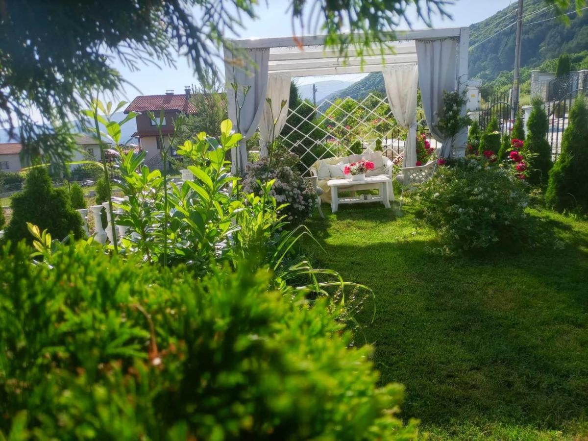 Appartamento Белият Кът Sapareva Banya Esterno foto