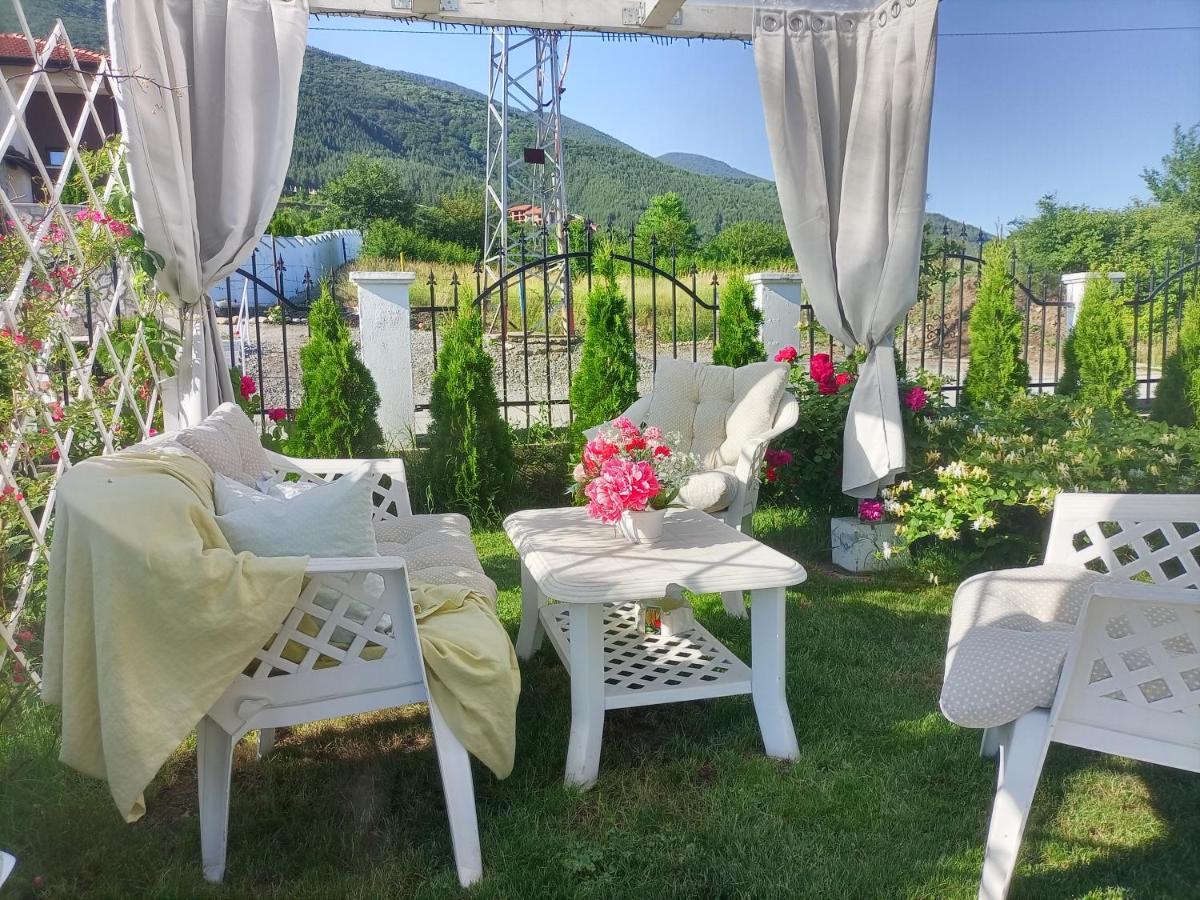 Appartamento Белият Кът Sapareva Banya Esterno foto