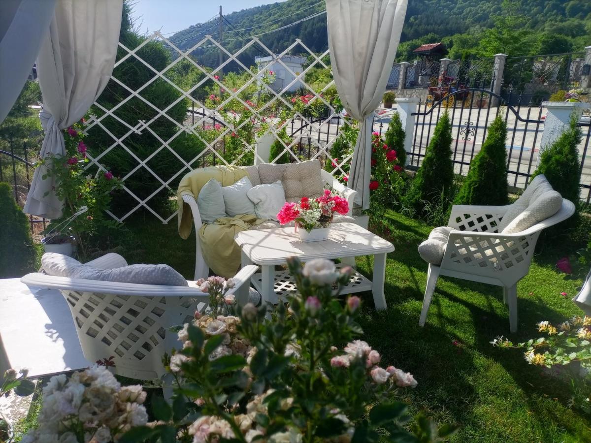 Appartamento Белият Кът Sapareva Banya Esterno foto